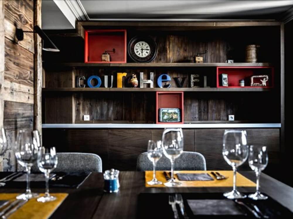 Des Trois Vallees 4*